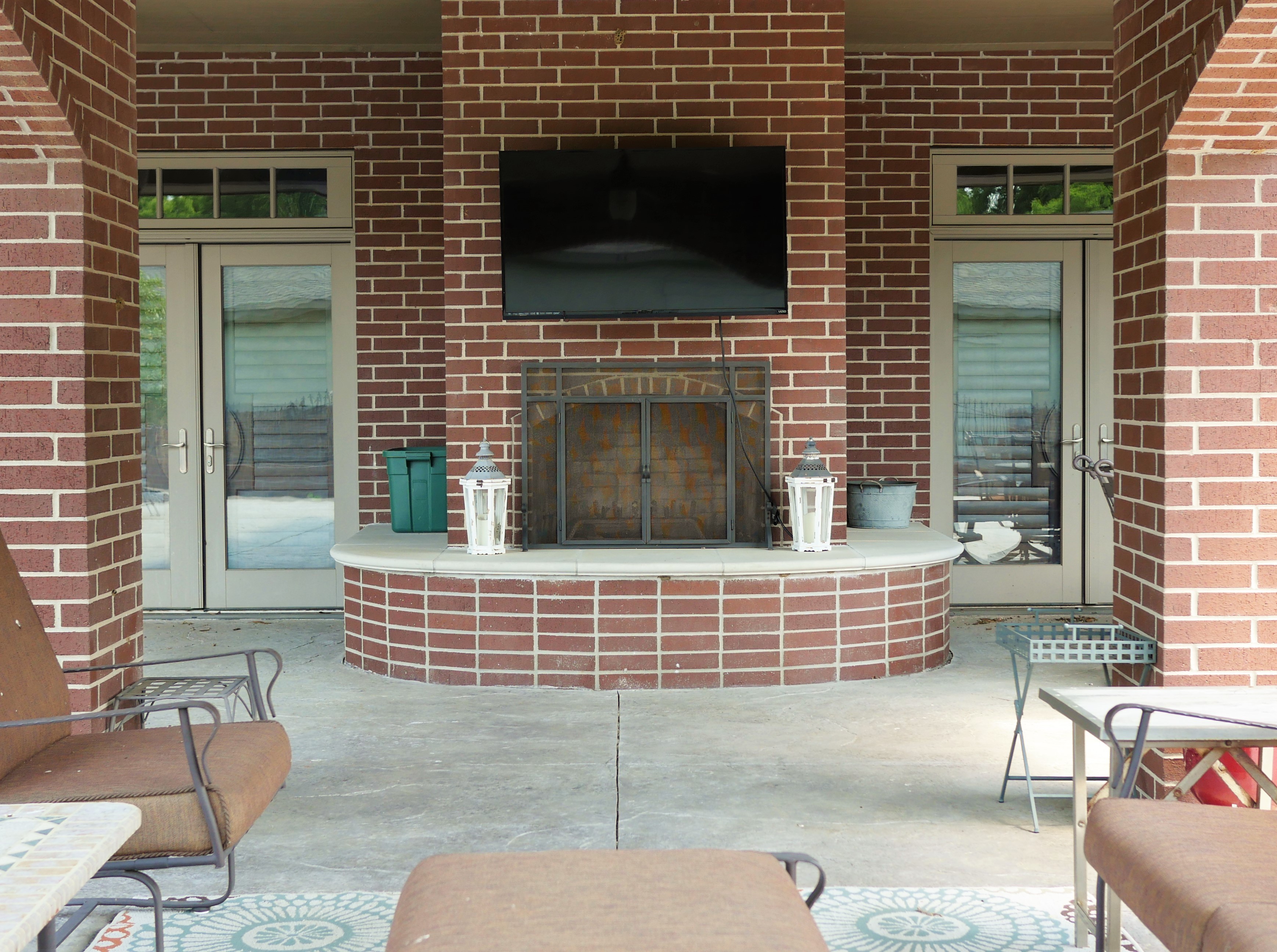 Outdoor Entertainment Area